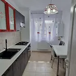 Garii Near Train Station, Self Check-in, Brasov