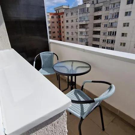 Garii- Check In Independent *